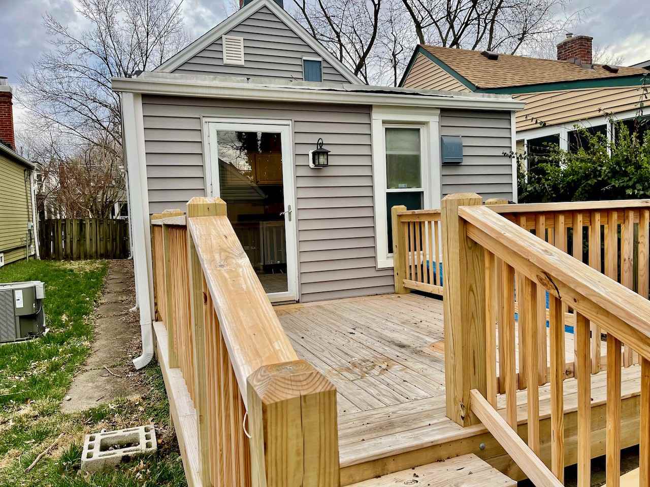 1817 Deerwood Avenue - Photo 3 of 13