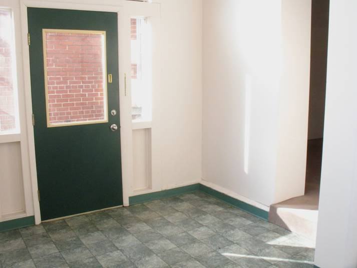 423 Penn St #1 - Photo 2 of 5