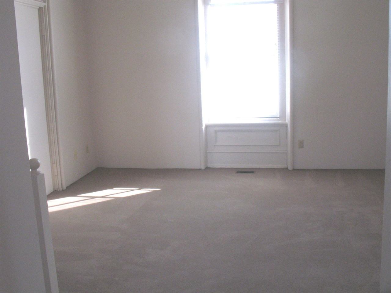 423 Penn St #1 - Photo 4 of 5