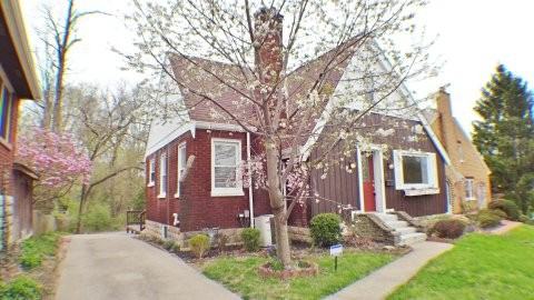 2119 Memorial Pkwy - Photo 2 of 22