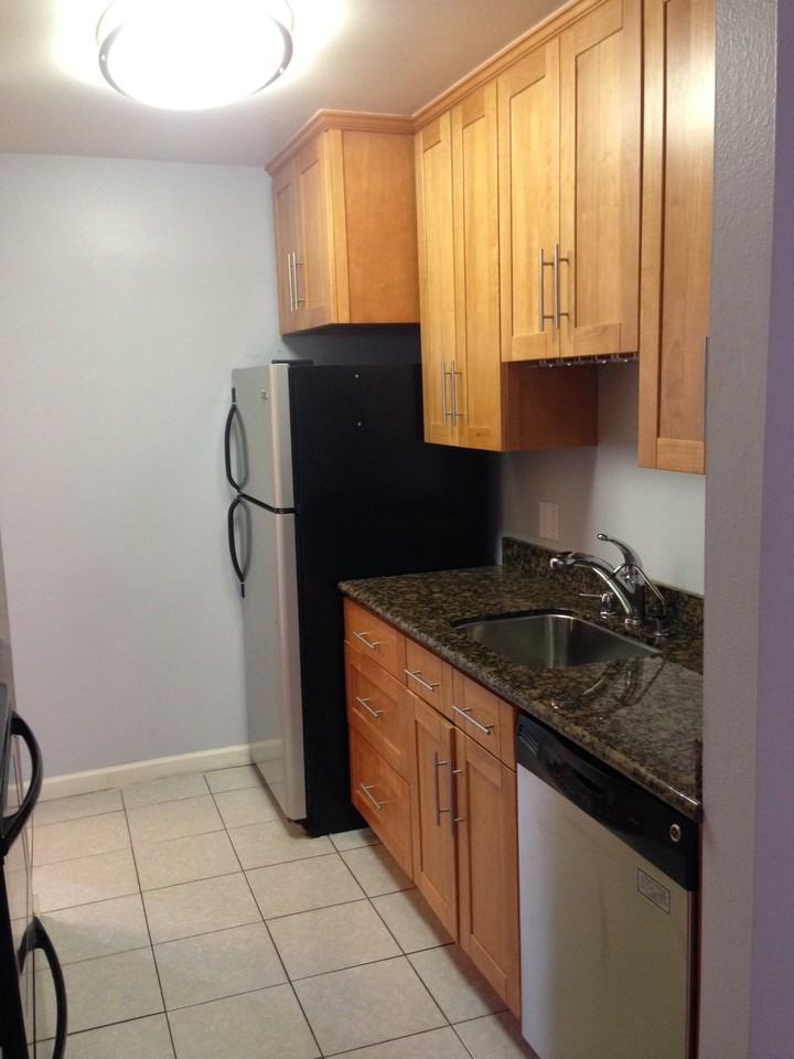 832 North Delaware Street - Photo 2 of 4