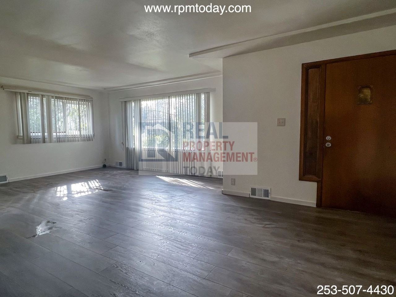 2021 E 72nd St #A - Photo 2 of 10