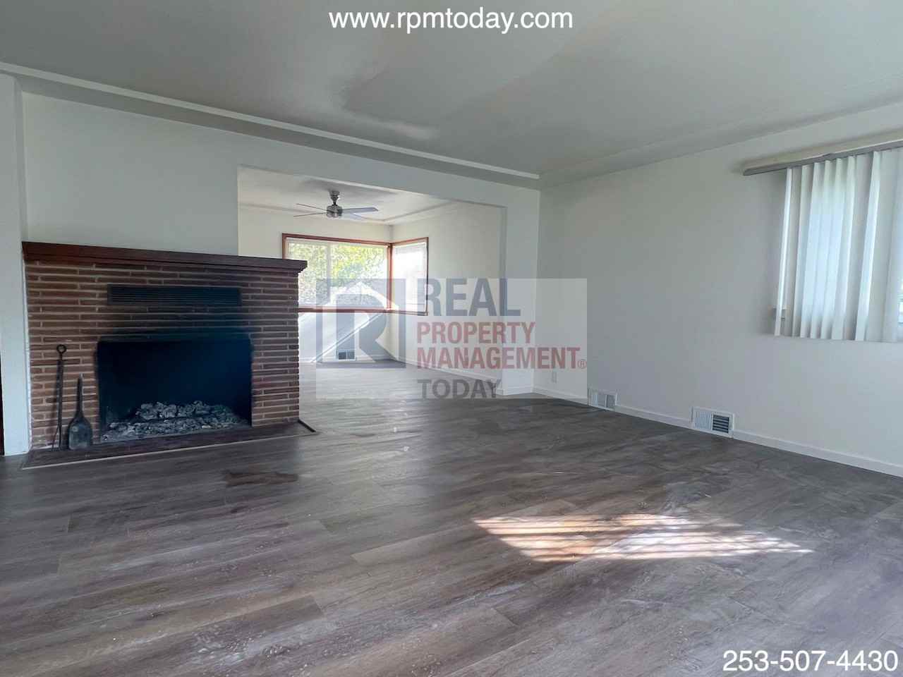 2021 E 72nd St #A - Photo 4 of 10
