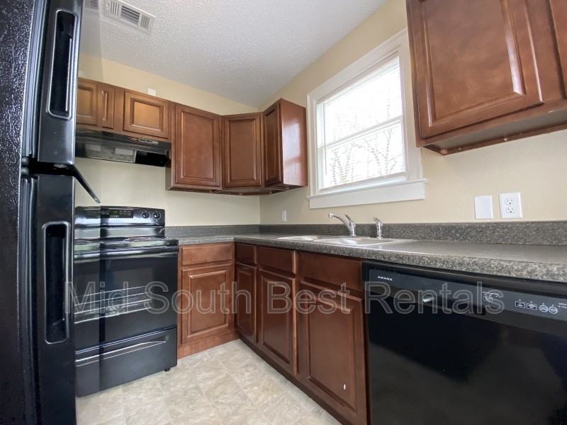 4400 W 25th St - Photo 3 of 7