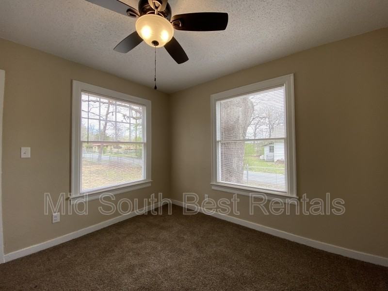 4400 W 25th St - Photo 5 of 7