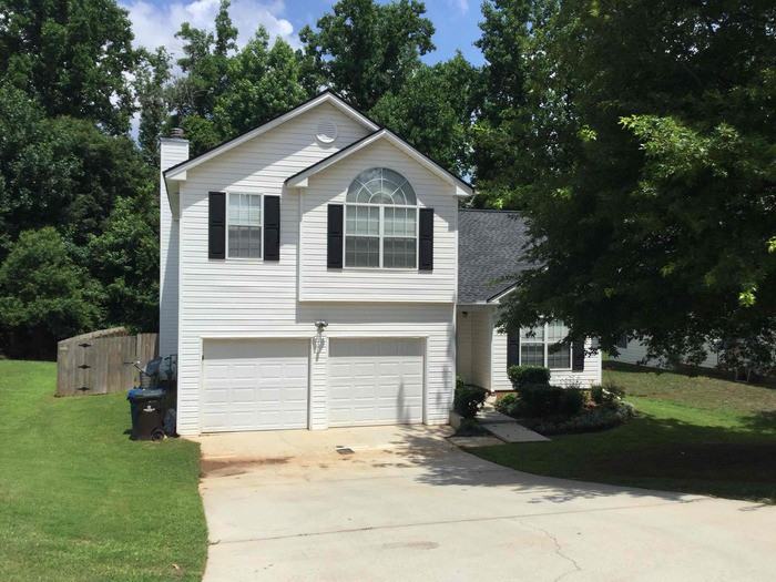 1115 Ivey Ln - Photo 2 of 17