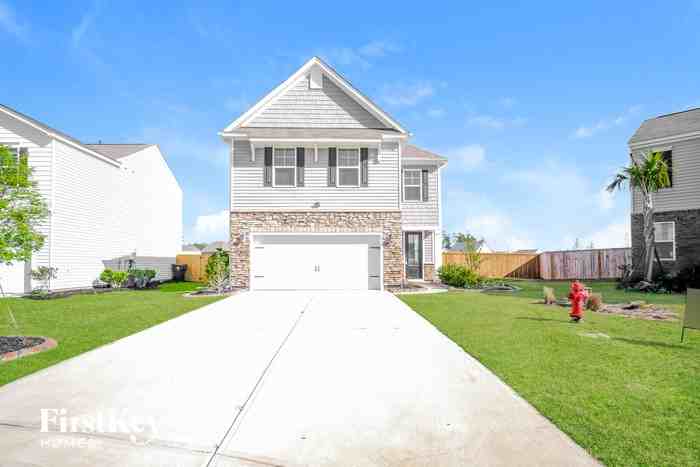 216 Rhodes Ct - Photo 2 of 15