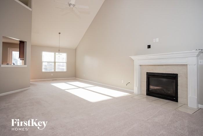 7398 Haverhill Ln - Photo 2 of 15