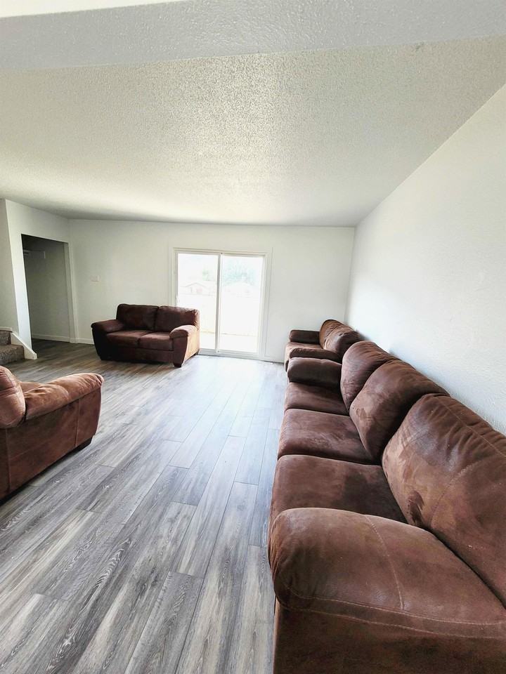 26 Wedeene St #1 - Photo 4 of 15