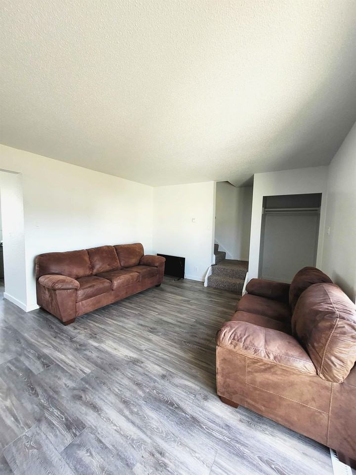 26 Wedeene St #1 - Photo 5 of 15