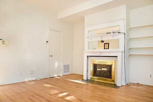 727 12th Street NortheastUnit A #A - Photo 4 of 24