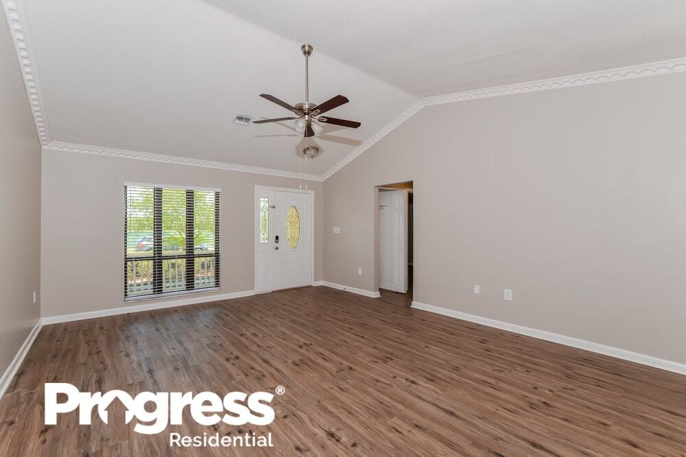 5202 Royal Oak Dr - Photo 3 of 16