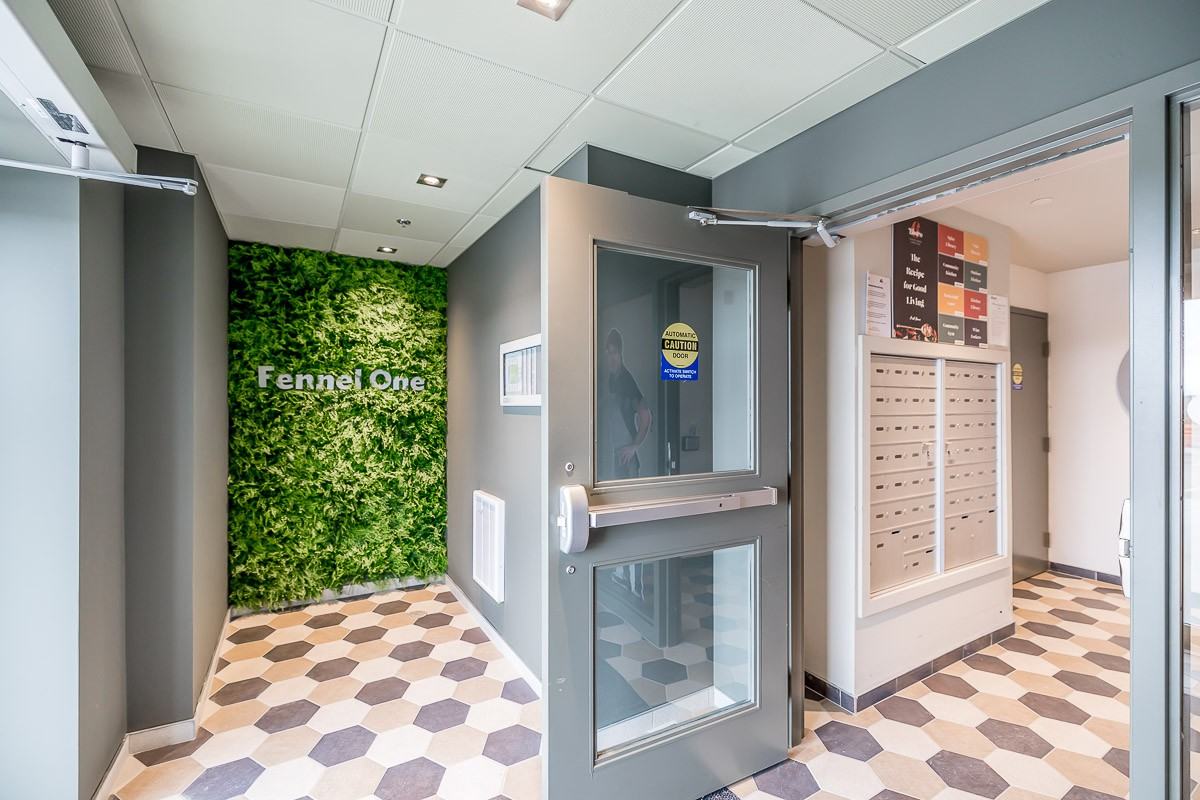 734 Mapleview Drive East - Photo 3 of 23