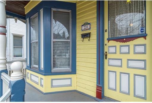 224 Suydam St - Photo 3 of 5