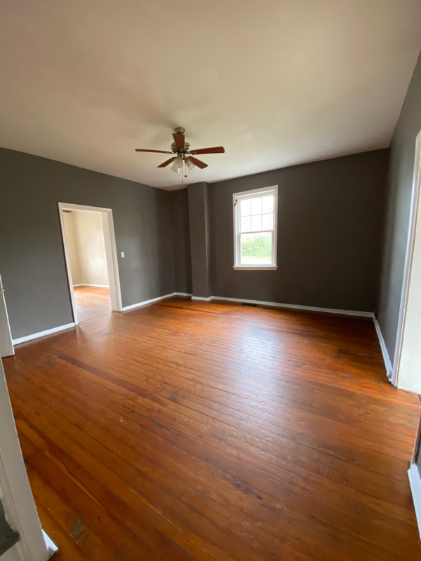 615 Oak St - Photo 4 of 29