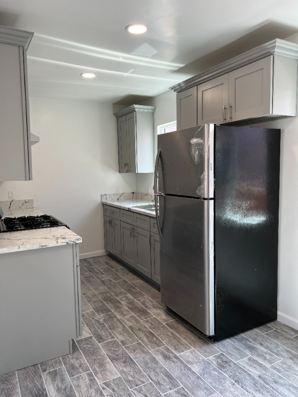 2333 South Mansfield Avenue #2 - Photo 2 of 14