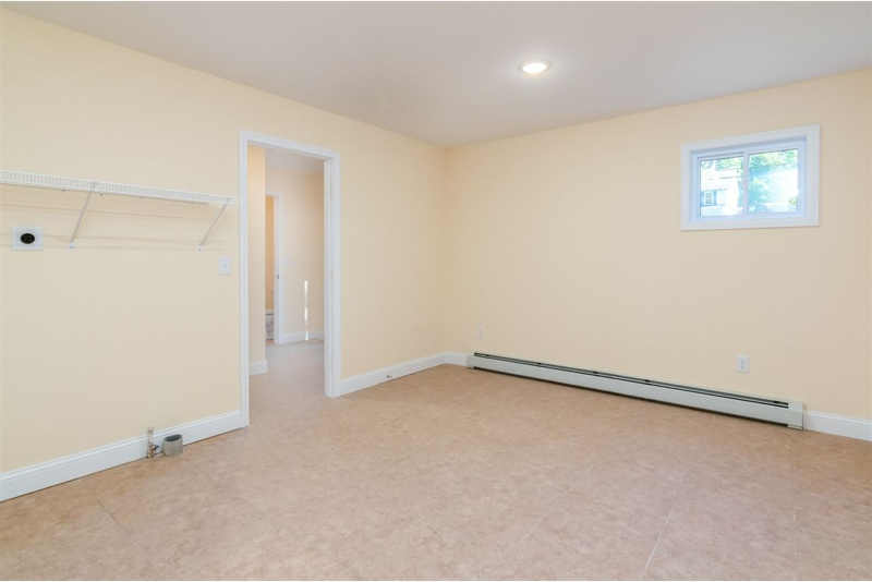 116 Malletts Bay Ave - Photo 2 of 9