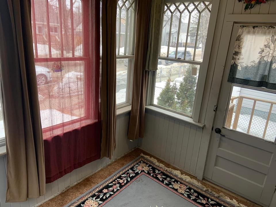 1427 Bannatyne Avenue West - Photo 2 of 20