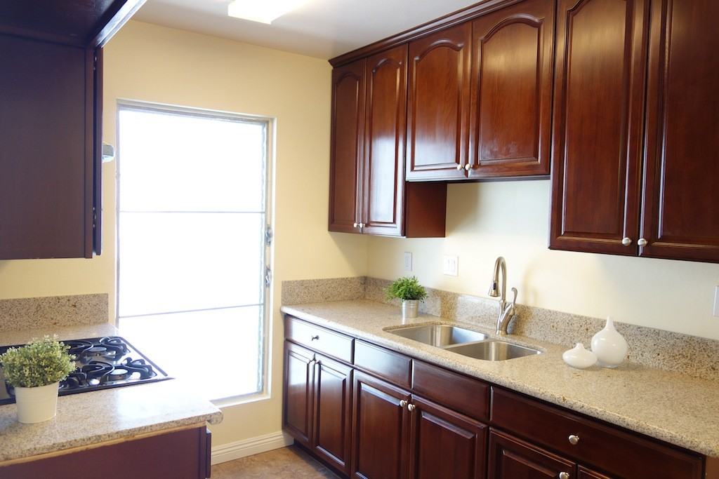 870 Figueroa Terrace - Photo 3 of 27