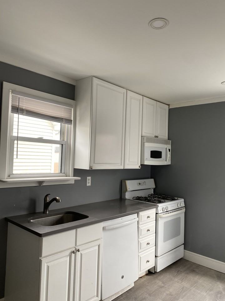 12 Bayview Ave #2 - Photo 3 of 21