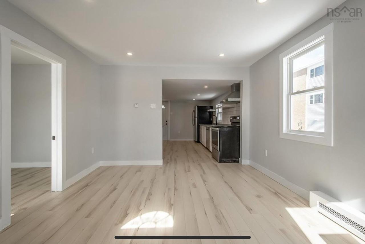 65 Farrell St - Photo 3 of 18