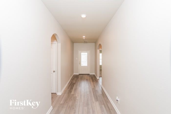 8206 Bending Tree - Photo 2 of 15