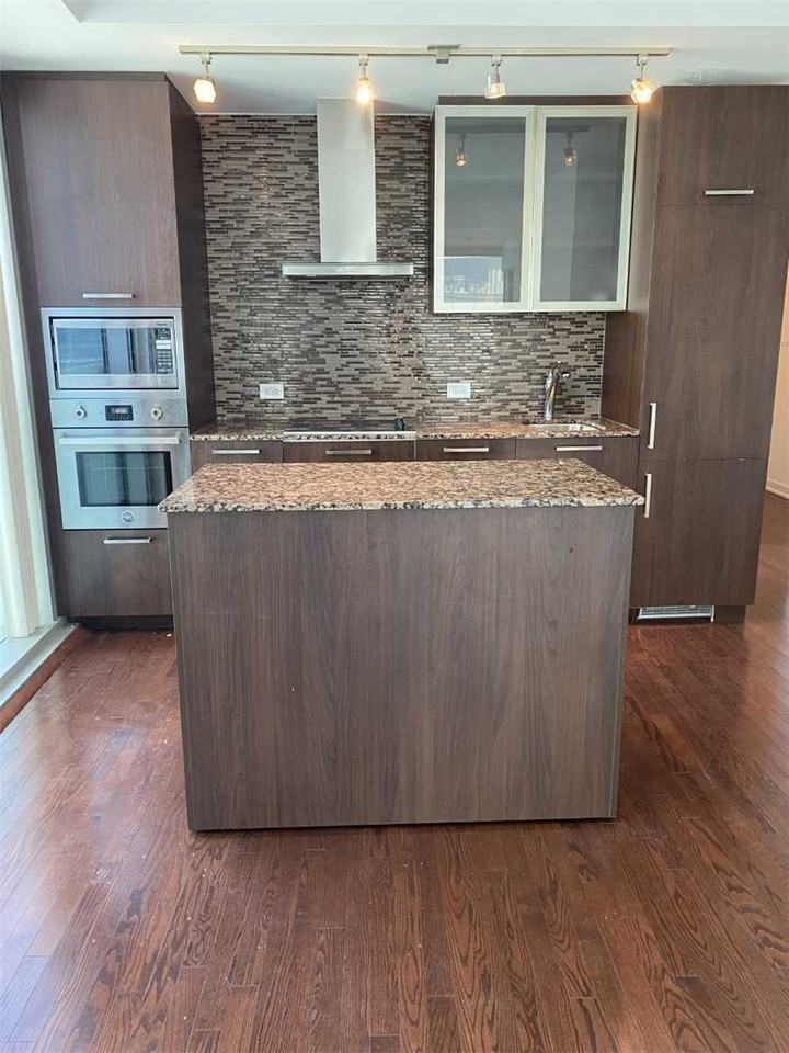 12 York Street #3710