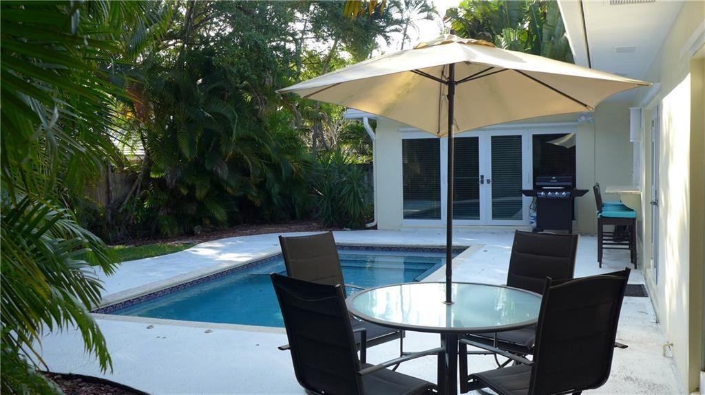 210 Se Atlantic Dr - Photo 2 of 8