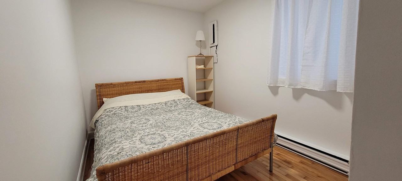 4413A Avenue Coloniale - Photo 3 of 7