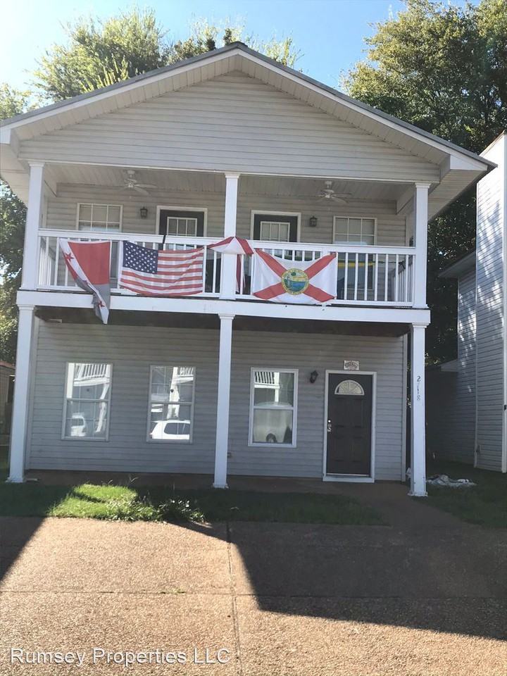 2718 Sumner Pl - Photo 2 of 3