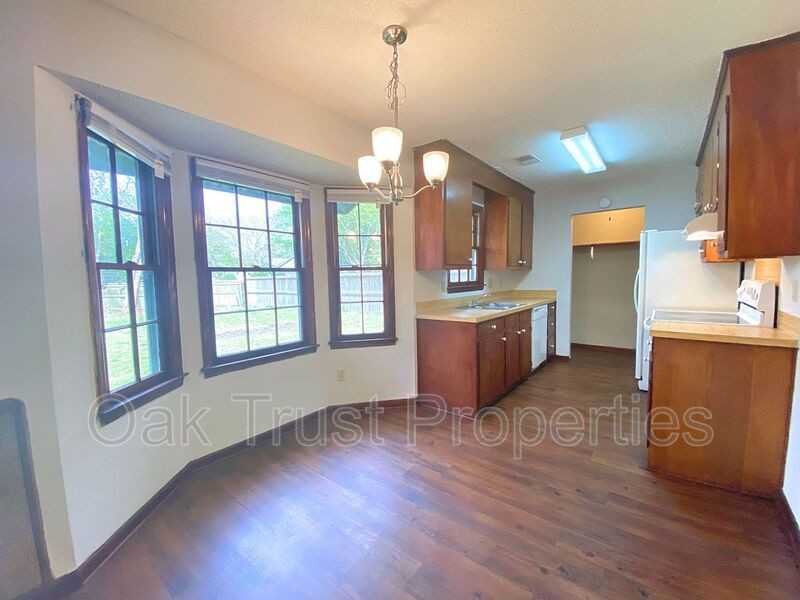 103 Chickesaw Ct - Photo 3 of 8