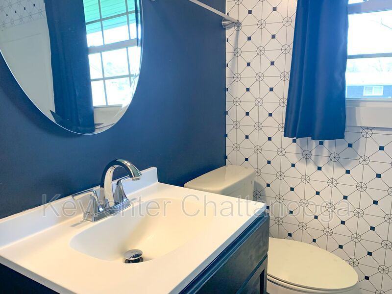 827 Woodmore Lane - Photo 6 of 9