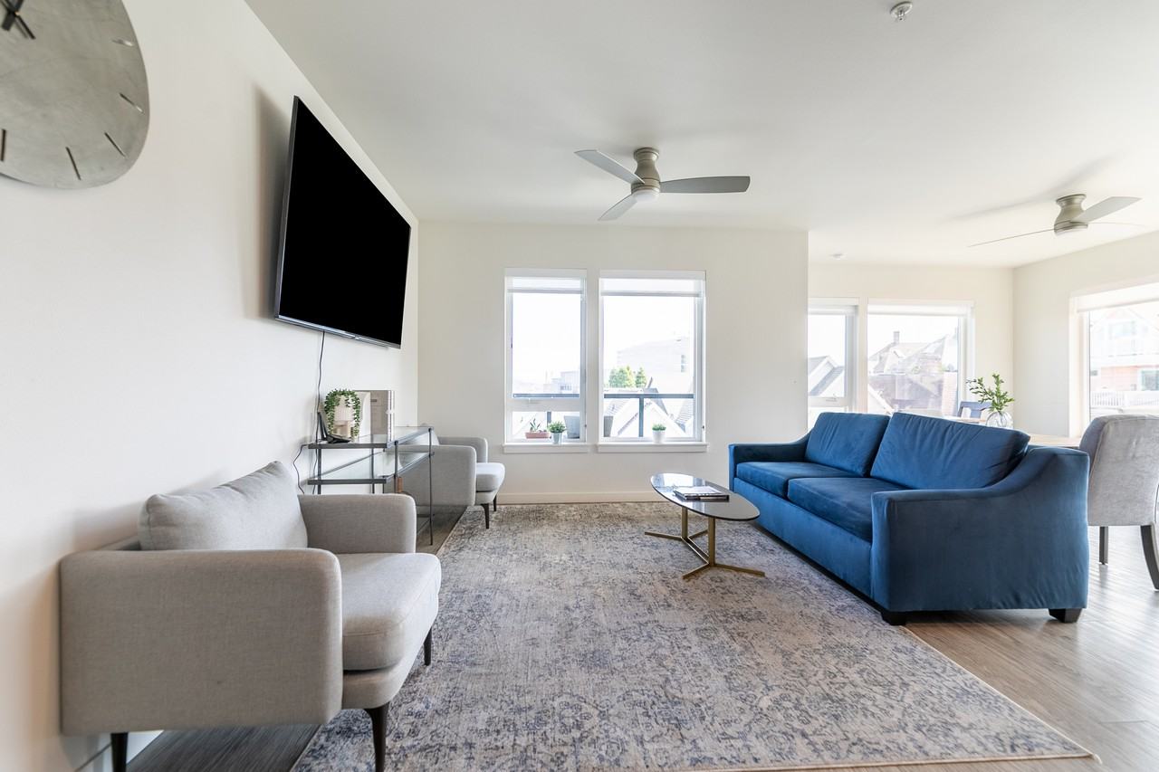 Acqua Apartments - Photo 4 of 133