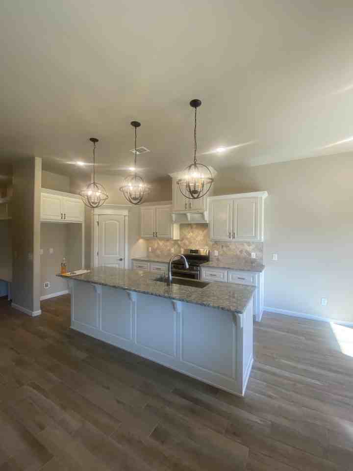 9109 Northwest 124th Street - Photo 2 of 26