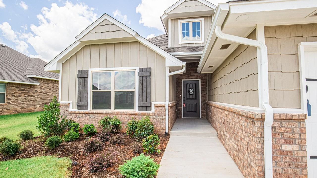 9105 Northwest 123rd Street - Photo 2 of 25