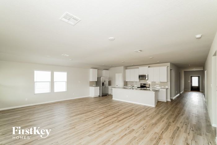 2712 La Mundial St - Photo 3 of 15