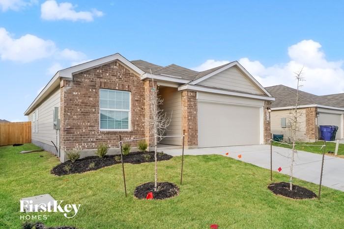 2704 La Mundial St - Photo 2 of 15