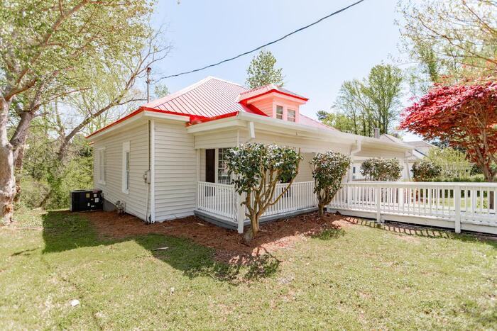 815 Forrest Ave - Photo 3 of 31