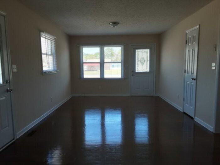 2602 Wingate Rd - Photo 3 of 8