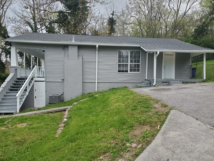 822 Gillespie Rd - Photo 2 of 13