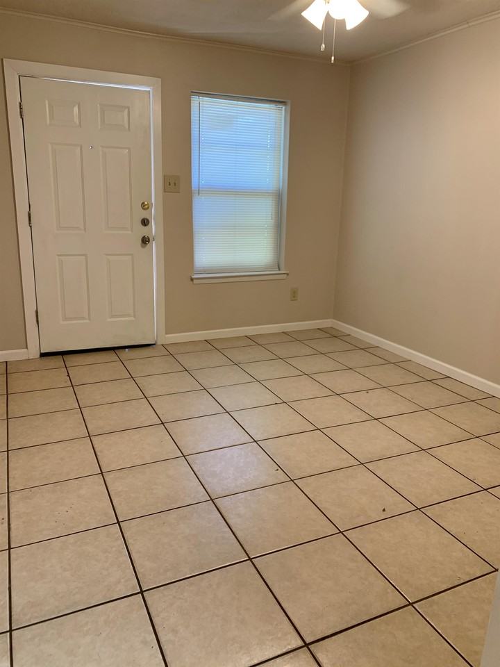 1603 Mossglenn Cir #1 - Photo 2 of 12