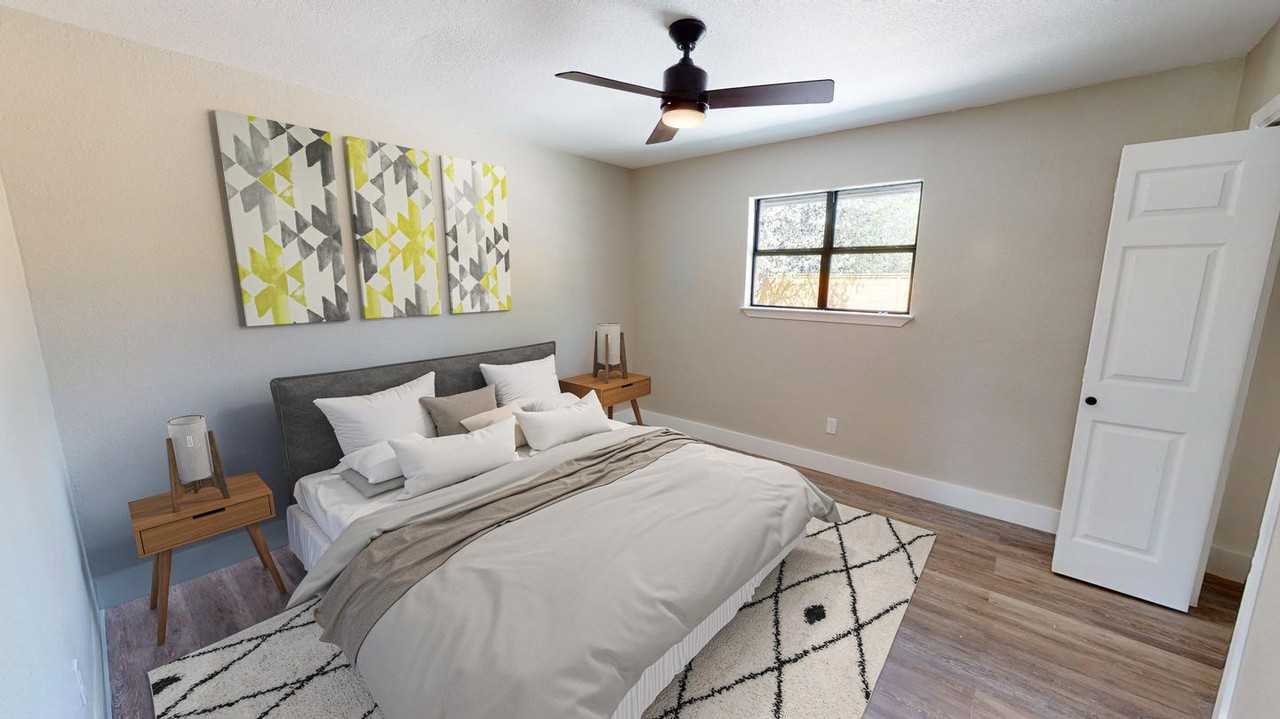 Gorgeously renovated Round Rock home with spacious yard - Photo 5 of 24