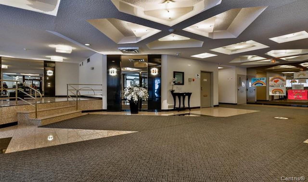 720 Boulevard Montpellier #1607 - Photo 3 of 8