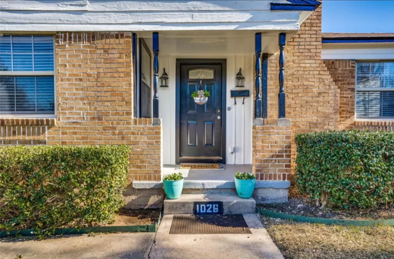 1026 Cliffdale Ave - Photo 2 of 16