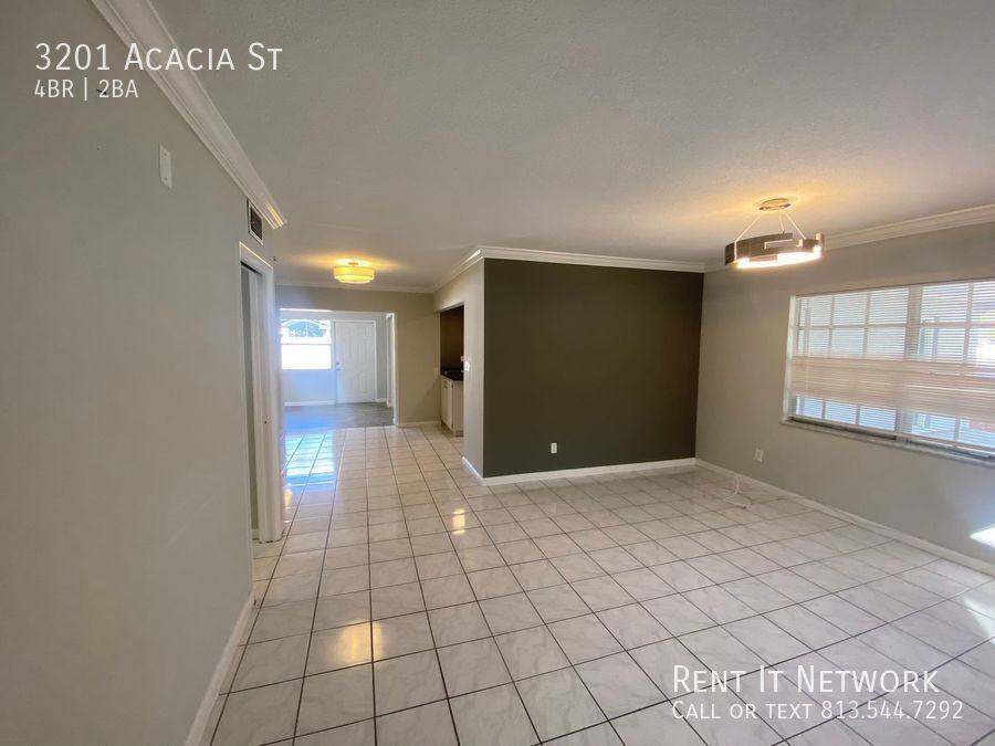 3201 Acacia St - Photo 3 of 25