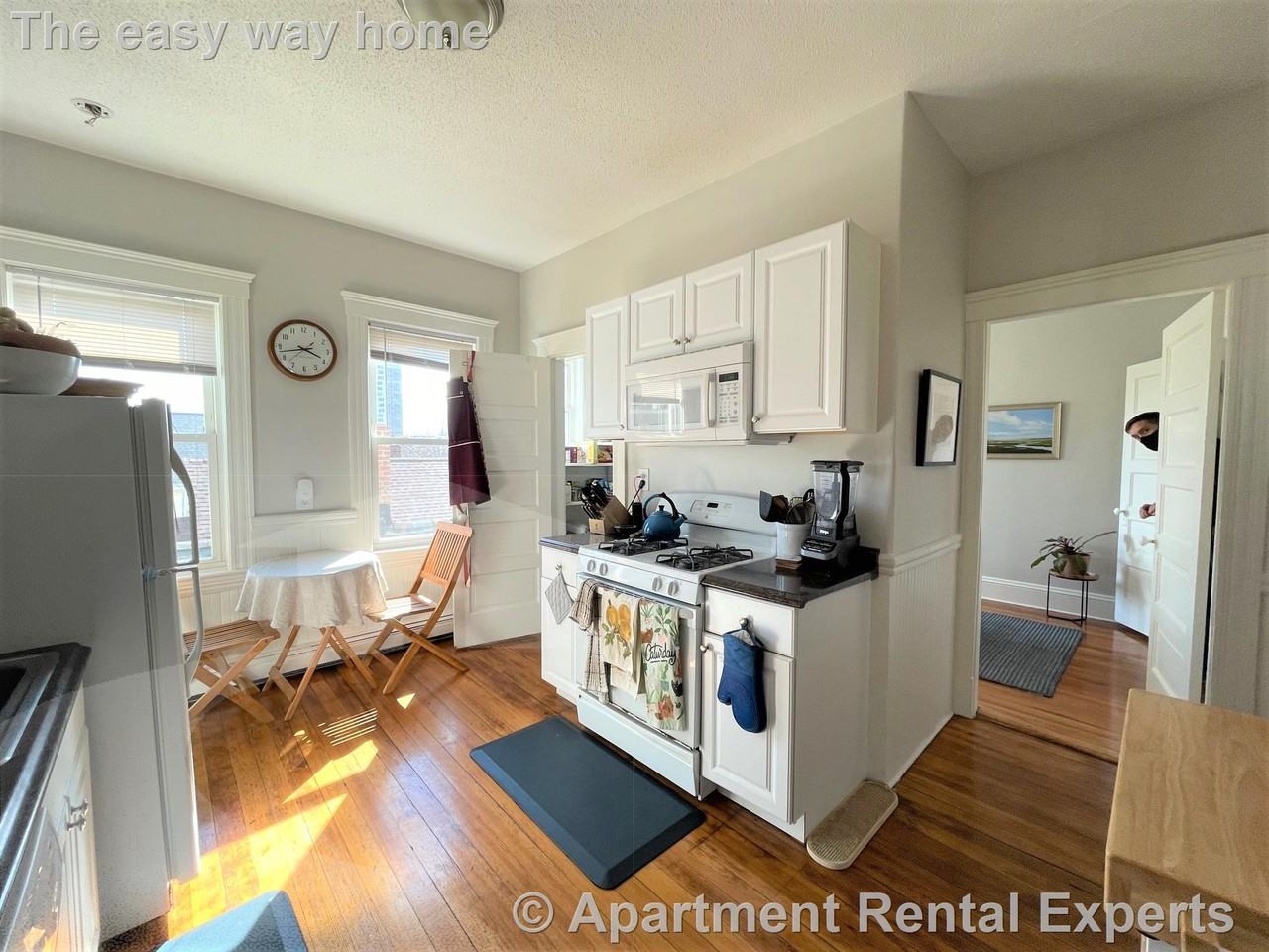 120 Columbia St #3 - Photo 3 of 8