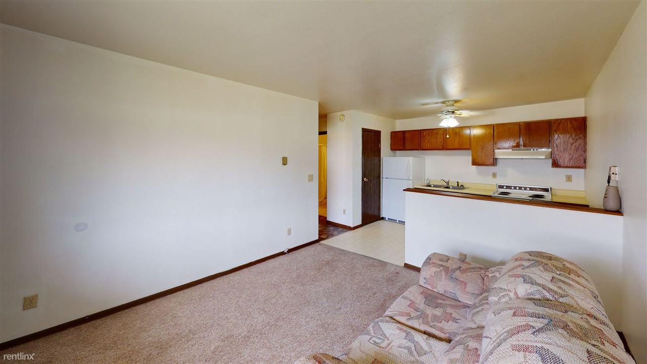 411 E Market St - Photo 2 of 6