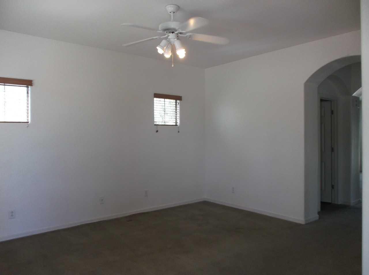 7714 S 49th Ave - Photo 2 of 15