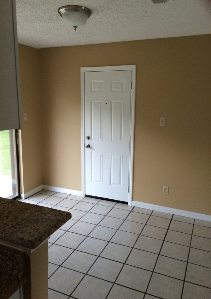 728 Poe St - Photo 3 of 11