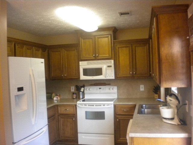 33 Lee Rd 2148 - Photo 3 of 12